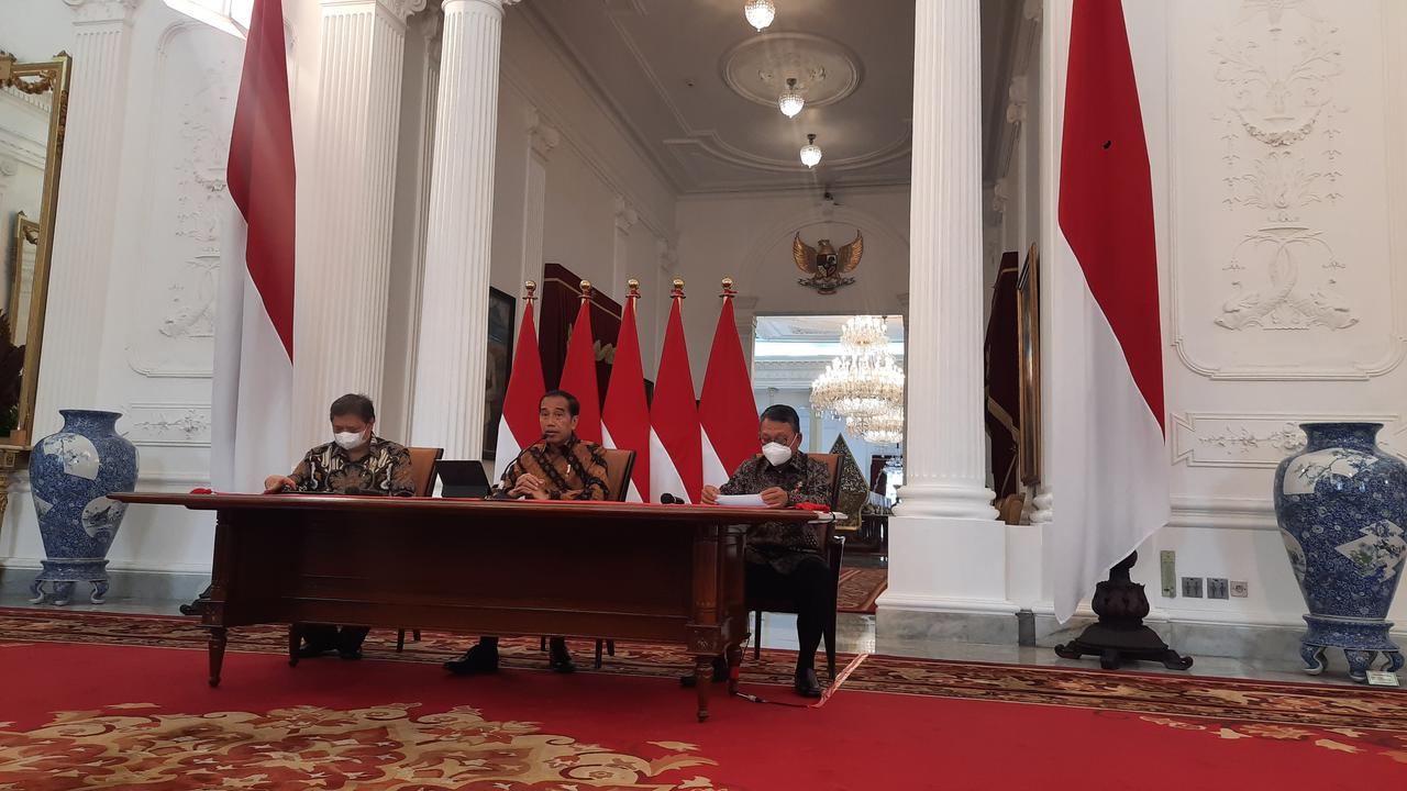 Indonesian President Jokowi announced that the government would establish a ban on the exports of bauxite, starting in June 2023.