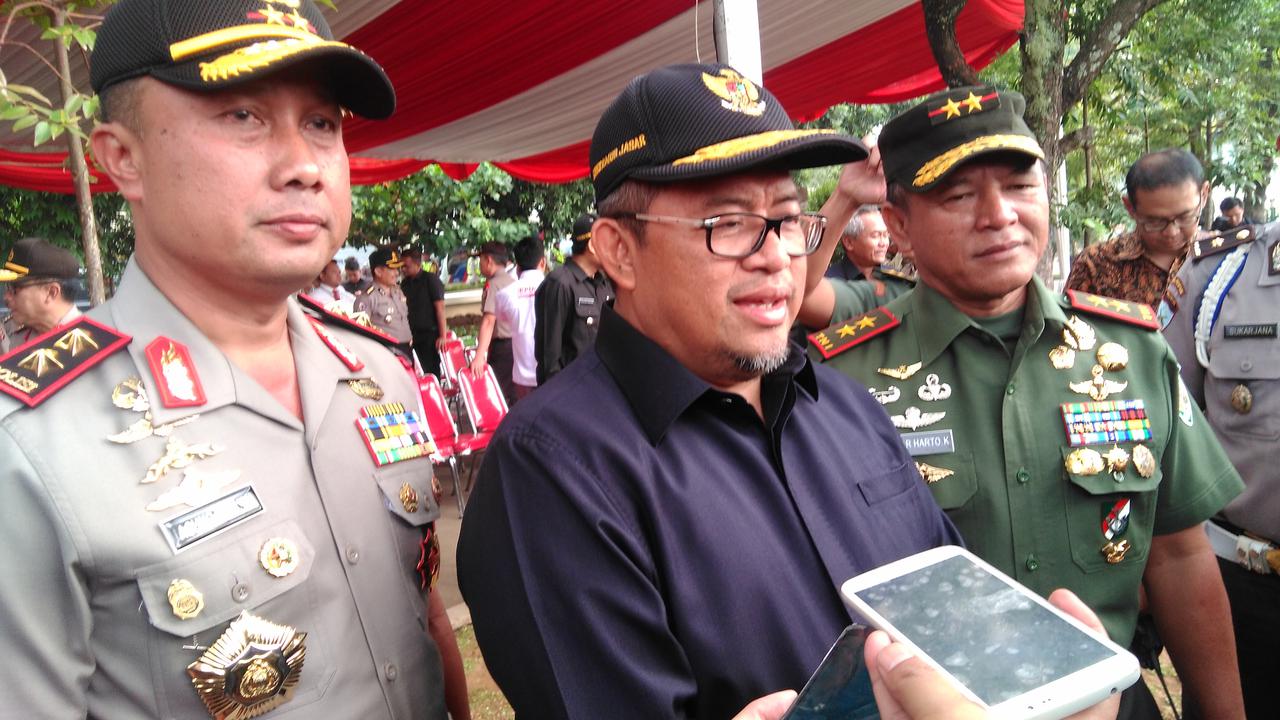 Gubernur Jawa Barat Ahmad Heryawan, Pangdam III Siliwangi Mayjen TNI Besar Harto Karyawan, dan Kapolda Jawa Barat Irjen Pol Agung Budi Maryoto.