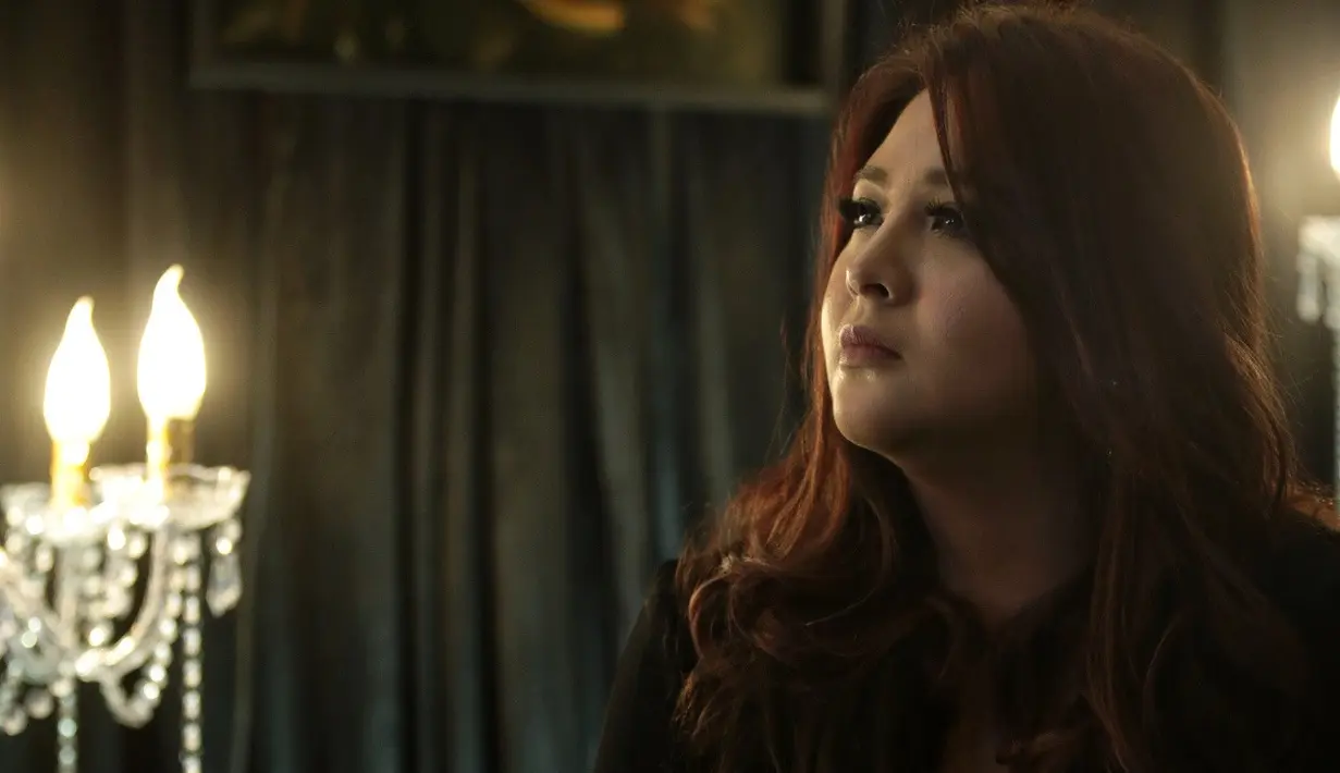 "I'm fine dengan keadaan saya begini yang penting sehat. Kalau saya sehat saya bisa melakukan hal apa aja selama positif. Percuma badan bagus tapi isinya nyindir mulu," ucap Audy Item. (Adrian Putra/Bintang.com)