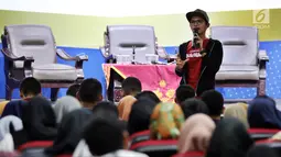 Head of Community Bukalapak Muhammad Fikry menjadi pembicara dalam Emtek Goes To Campus di Universitas Muhammadiyah Malang, Selasa (25/9). EGTC menghadirkan kompetisi news presenter, inspiring sharing, dan entertainment talk. (Liputan6.com/JohanTallo)