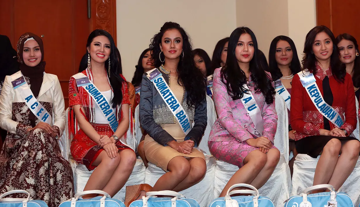 Tak terasa ajang kecantikan Puteri Indonesia telah memasuki tahun yang ke-20 sejak diadakan pertama kali pada tahun 1992. Berbagai bakat muda yang berprestasi di berbagai bidang lahir dari ajang kecantikan ini. (Deki Prayoga/Bintang.com)