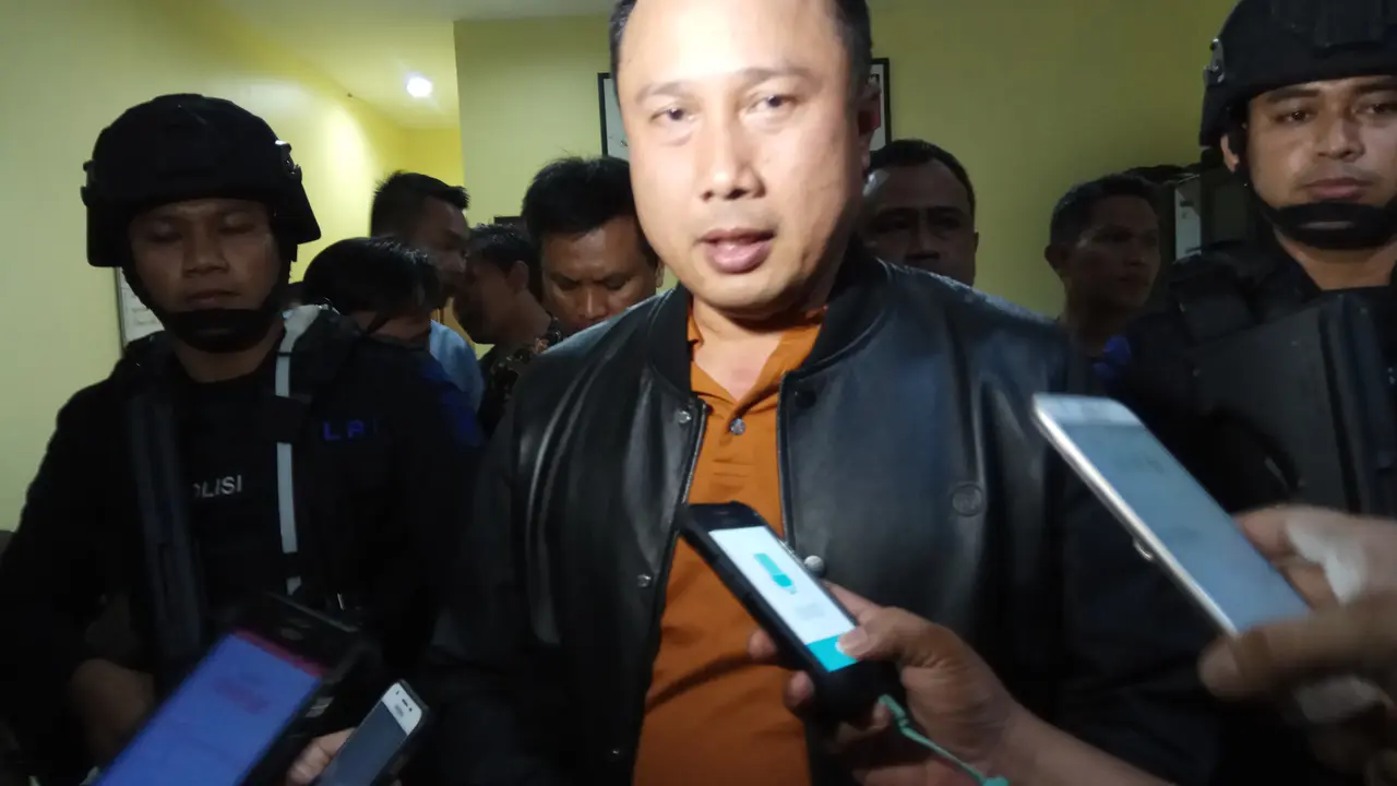 Kapolda Sumsel Irjen Pol Agung Budi Maryoto seusai menginterogasi simpatisan ISIS di kantor Jatanras Polda Sumsel (Liputan6.com / Nefri Inge)