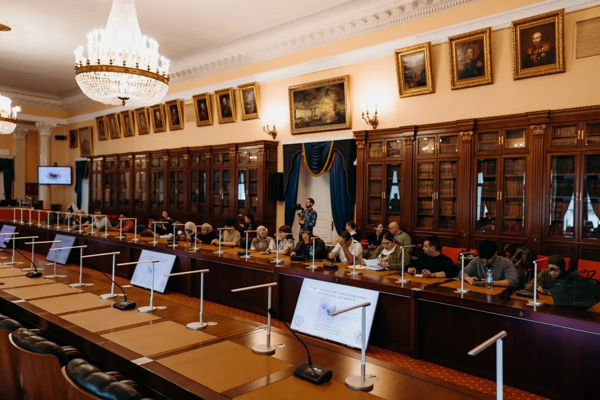 Ruang pertemuan Universitas Pertambangan Catherine II Saint Petersburg.
