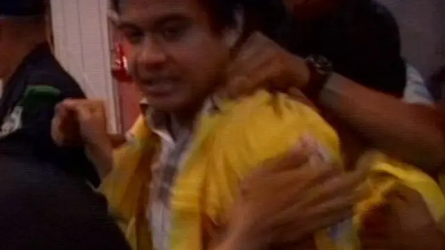 DPR Setuju BBM Naik, Mahasiswa UI dan Petugas Ricuh di Balkon