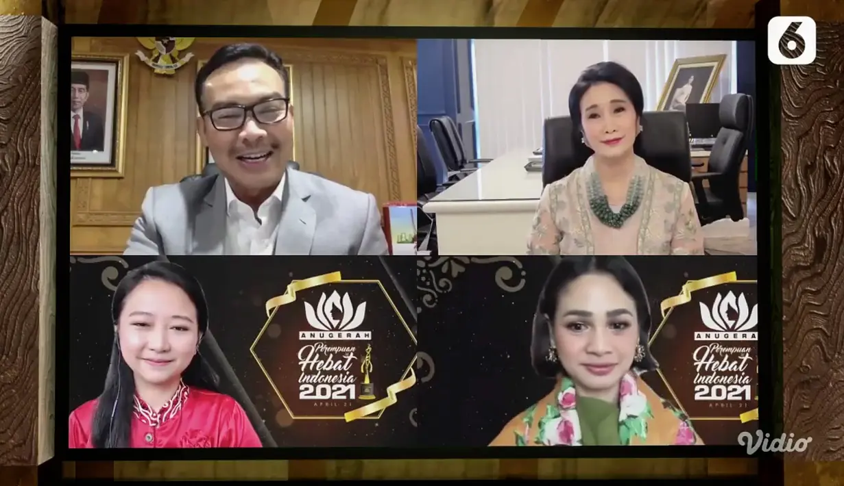 Kepala BKKBN dr.Hasto Wardoyo, Sp.OG sebagai moderator memandu diskusi yang diikuti empat panelis, yakni Direktur Konsumer BRI Handayani, penyanyi dan ibu zaman now Andien, Woman Grandmaster Irene Sukandar dan penyanyi sekaligus YouTuber milenial Hanin Dhiya. (Liputan6.com)