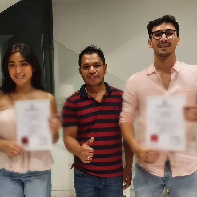 Dibaptis, Ini 7 Kebersamaan Jessica Iskandar dan Vincent Verhaag bersama Pendeta
