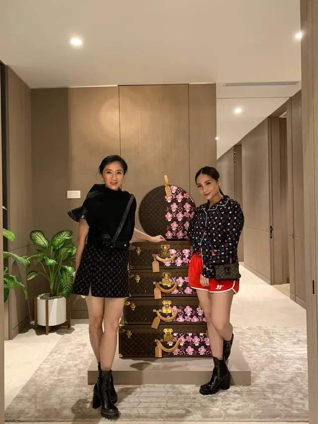 6 Momen Nagita Slavina di Undang Acara Resmi Louis Vuitton, Gayanya Curi Perhatian