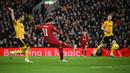 Hasilnya, Liverpool mampu mencetak gol kedua lewat Mohamed Salah pada menit ke-52 dan The Reds pun berbalik unggul 2-1. (AFP/Oli Scarff)