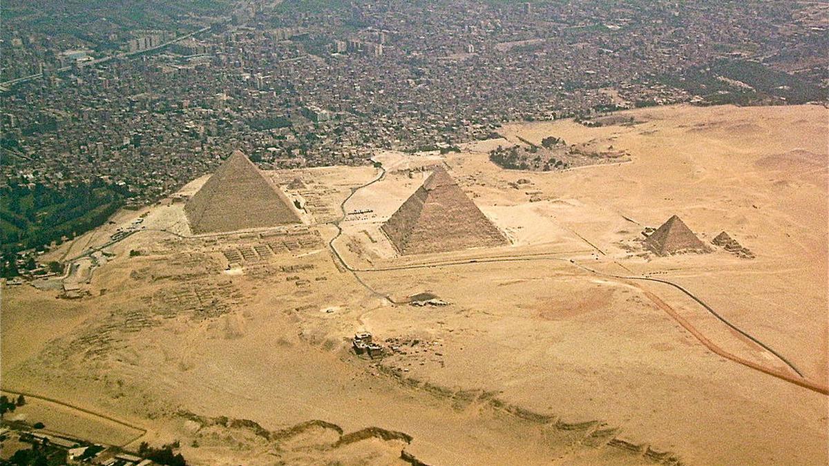 Foto Menakjubkan Piramida Mesir dari Luar Bumi - Global Liputan6.com