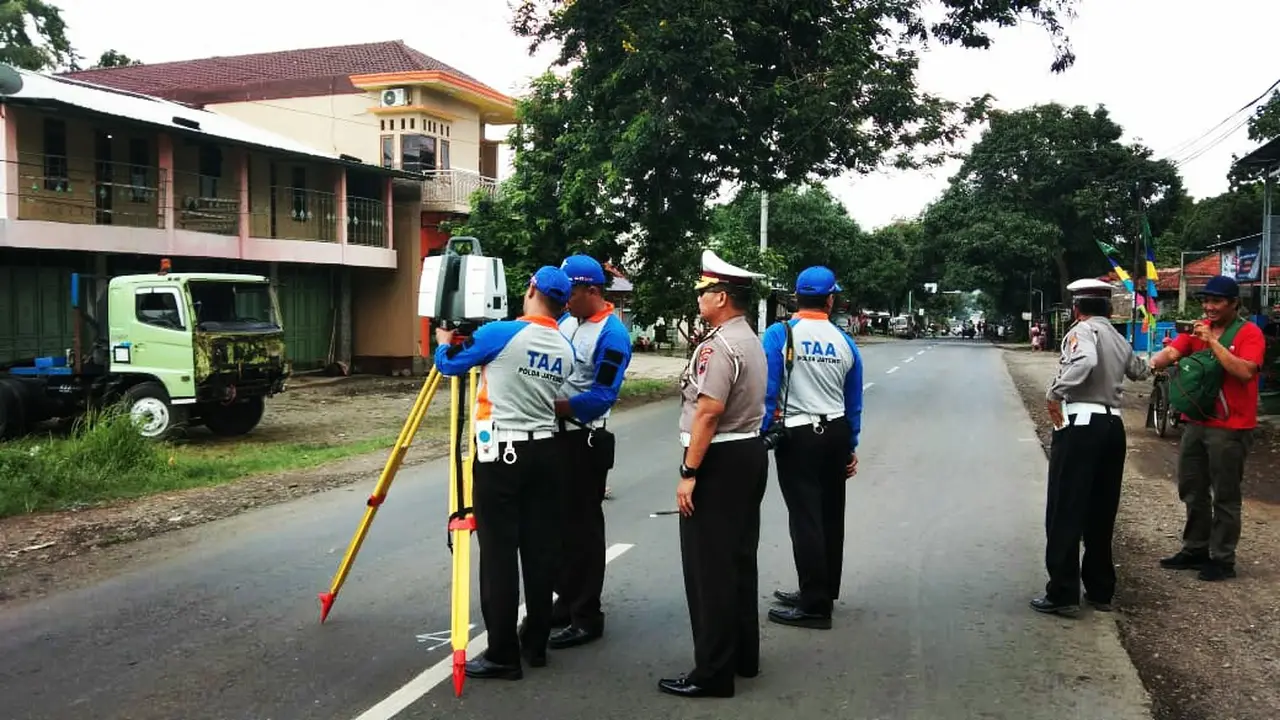 Olah TKP Kecelakaan Bumiayu
