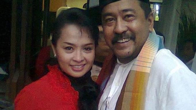 Istri Mandra Si Doel