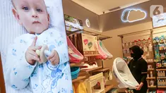 Pramuniaga merapikan perlengkapan mandi anak di Babyshop Lippo Mall Puri, Jakarta, Jumat (30/04/2021). Babyshop membuka gerai ke-4 dengan bermacam produk seperti koleksi fashion, perlengkapan nursery, mainan, peralatan makan & minum, sampai perlengkapan perjalanan. (Liputan6.com/Fery Pradolo)