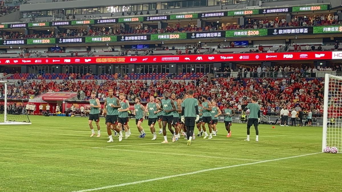 Liverpool Gelar Latihan Terbuka Jelang Lawan AC Milan di Hong Kong: Diwarnai Gemuruh Fans hingga Tribut Diogo Jota