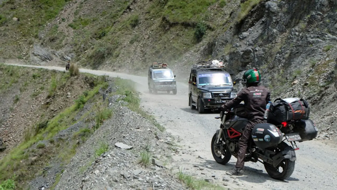 Di Nepal Mario Iroth 