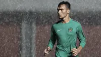 Ferdinand Sinaga saat berlatih bersama timnas di Stadion Maguwoharjo, Sleman, Yogyakarta. (Bola.com/Nicklas Hanoatubun)