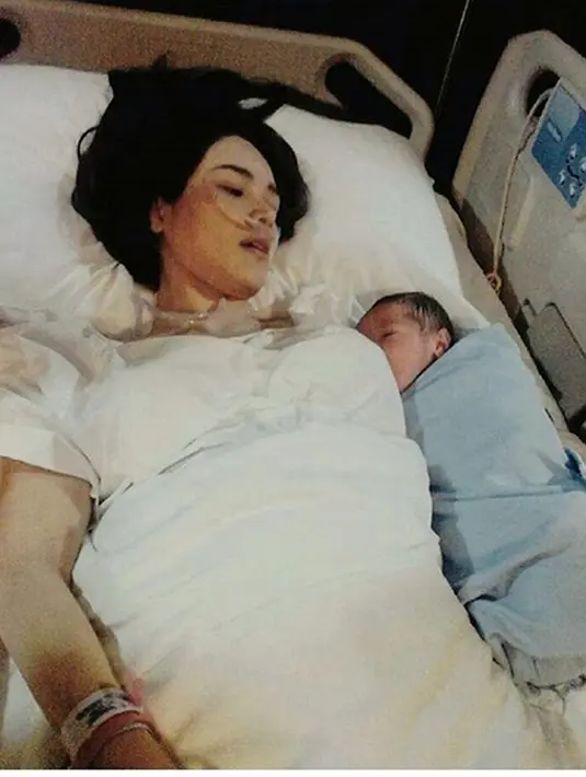 Berbeda dengan nama-nama ketiga anak Dhani sebelumnya yang Islami, kali ini ia memberikan nama berbeda pada anak kelimanya. Ia beralasan bahwa demi kecintaannya pada nusantara. (Instagram)