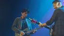 Selanjutnya disambung dua lagu cover populer, A Sky Full of Stars milik Coldplay dan Every Breath You Take milik The Police. (Liputan6.com/Angga Yuniar)