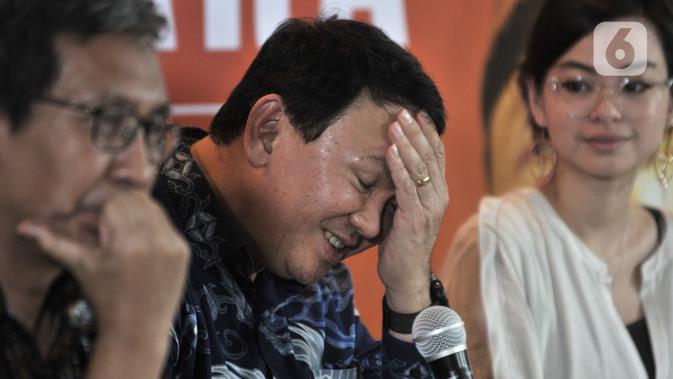 AHOK LUNCURKAN BUKU: Basuki Tjahaja Purnama atau Ahok saat menghadiri peluncuran buku 'Panggil Saya BTP: Perjalanan Psikologi Ahok Selama di Mako Brimob' di Gedung Tempo, Palmerah, Jakarta, Senin (17/2/2020). Buku itu mengisahkan pengalaman Ahok saat berada dalam tahanan. (merdeka.com/Iqbal Nugroho)