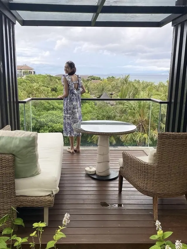 Mikha Tambayong Mahenra (@miktambayong)