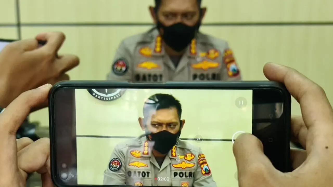 Kabid Humas Polda Jatim Kombes Pol Gatot Repli Handoko (Dian Kurniawan/Liputan6.com)