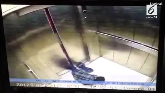 VIDEO: Akibat Bermain Ponsel, Kaki Wanita Ini Putus Terjepit Lift