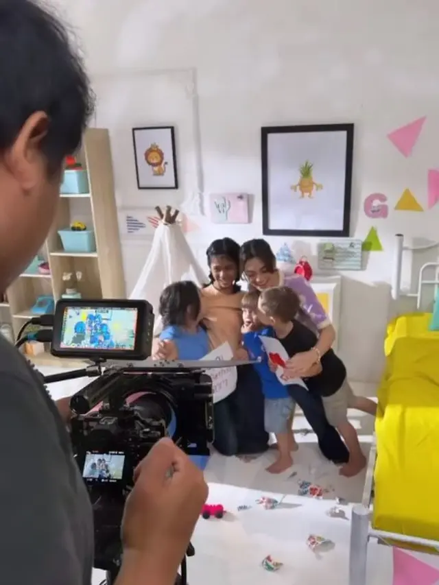 Celine Evangelista bersama anak-anaknya (Instagram/celine_evangelista)