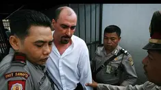 Nama terpidana mati asal Prancis Sergei Areski Atlaoui resmi keluar dari daftar eksekusi jilid II setelah dirinya mengajukan perlawanan ke PTUN. 