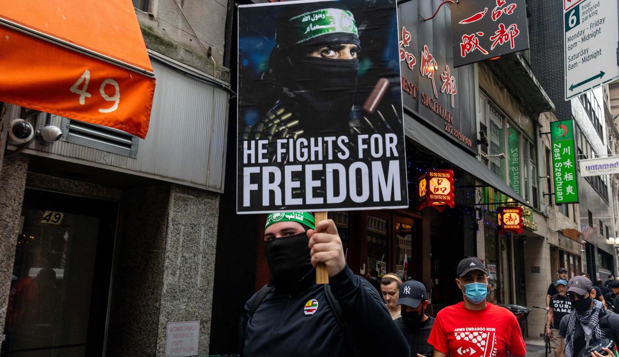 Menteri Dalam Negeri Lebanon pada Kamis (26/9/2024) menyatakan sekitar 13.500 warga telah meninggalkan Lebanon menuju Suriah sejak dimulainya serangan udara Israel pada Senin (23/9/2024). (Alex Kent/Getty Images North America/Getty Images via AFP)