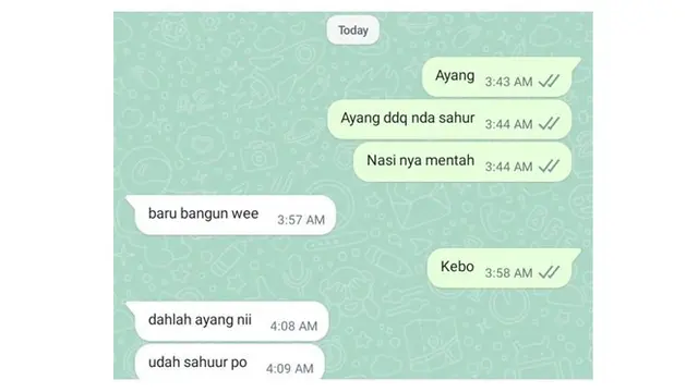 8 Chat Bangunin Pacar Sahur Ini Bikin Senyum Sendiri