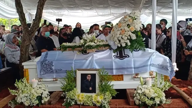 Pemakaman Carlo Saba Kahitna