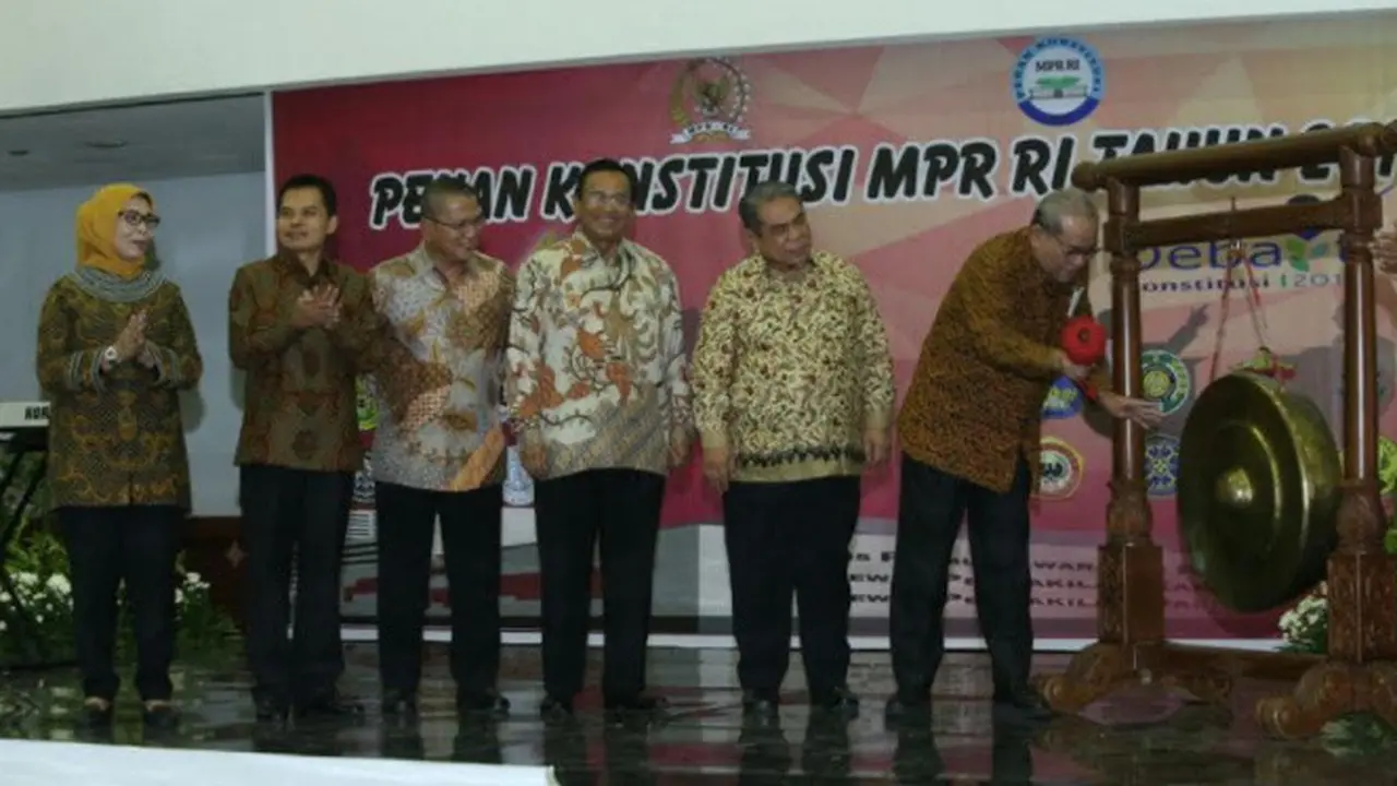 Lomba Debat Konstitusi Tingkat Nasional Diikuti 14 Universitas 
