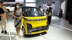 Wuling Air EV sudah diproduksi secara CKD di pabrik Wuling Indonesia. Mobil ini merupaka kendaraan EV murni termurah di Tanah Air. Dengan diberikannya insentif bagi calon pembeli, Wuling Air EV jadi lebih menggiurkan untuk dibeli setelah tanggal 20 Maret nanti.
