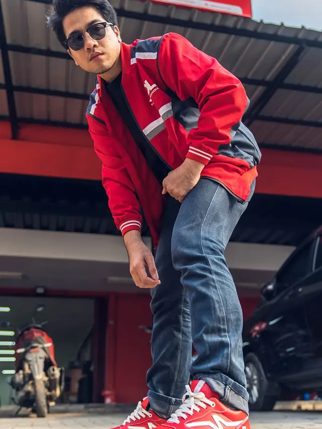 Ulang Tahun ke-7, JDL Express Indonesia Siapkan Sepatu Khusus untuk Kurir Terpilih