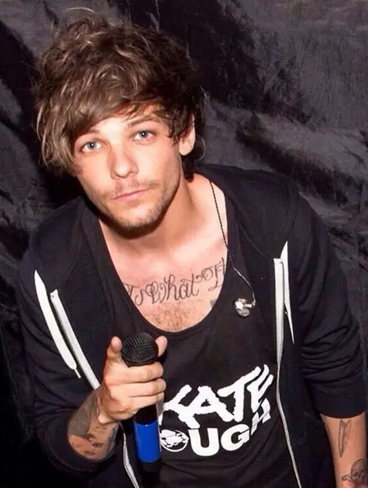 Belum lama ini Louis memang  ditinggal sang ibunda untuk selamanya dan juga berpisah dengan sang istri, Danielle Campbell. Di saat itu Eleanor datang untuk menyemangati Louis yang tengah terpuruk. (Instagram/louistomlinson)