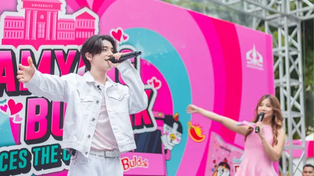 Gaya Kasual ENHYPEN JAKE Bagikan Samyang Buldak Carbonara. dok. Samyang Buldak