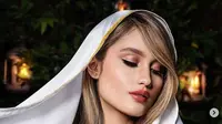 Gaya Santun Cinta Laura yang Menginspirasi