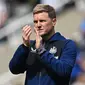 Newcastle United menunjuk Eddie Howe sebagai pelatih kepala menggantikan Steve Bruce pada tahun 2021. Sejak kehadirannya, The Magpies dinilai cerdik dan efektif untuk melakukan transfer pemain. Hingga pekan kesembilan, Howe berhasil membawa Newcastle menempati posisi keenam dengan raihan 14 poin. (AFP/Paul Ellis)