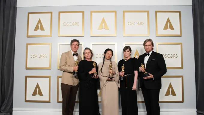 Nomadland menjadi Film Terbaik Oscar. (Foto: Photo Courtesy A.M.P.A.S. © 2021/ Matt Petit)