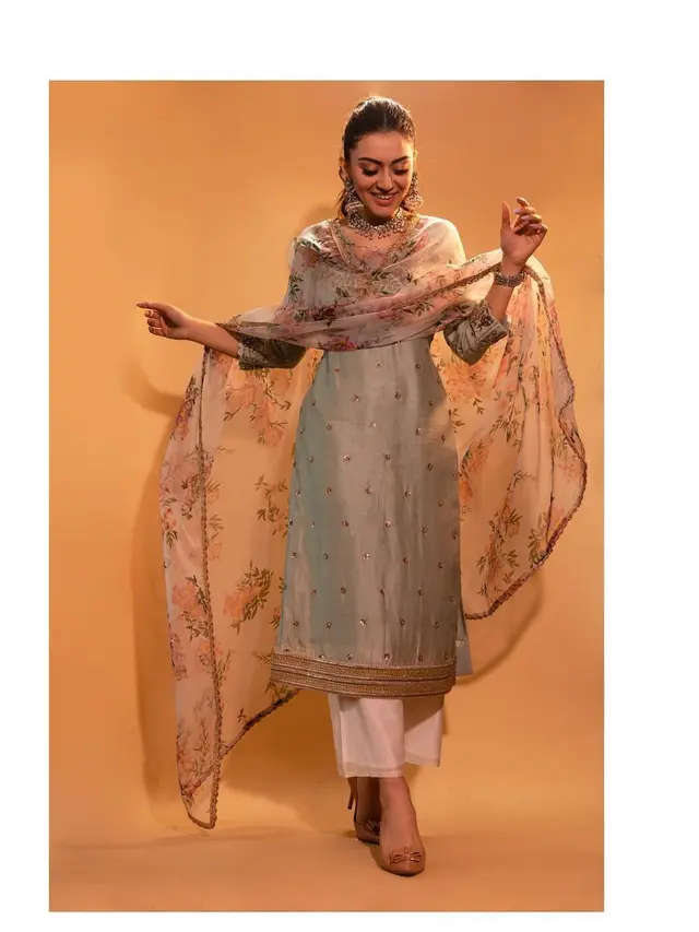Potret Terbaru Hansika Motwani Pemeran Tina Dalam Film 'Koi.. Mil Gaya'. (Sumber: Instagram/ihansika)