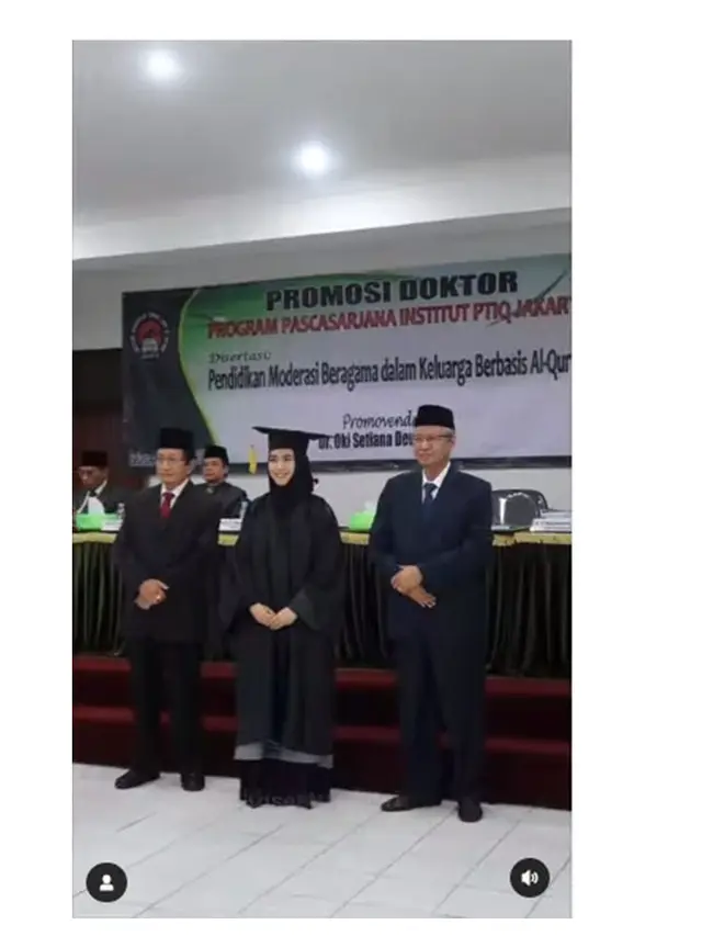 7 Momen Oki Setiana Dewi Raih Gelar Dokter yang Ke-2, Penuh Haru Bahagia