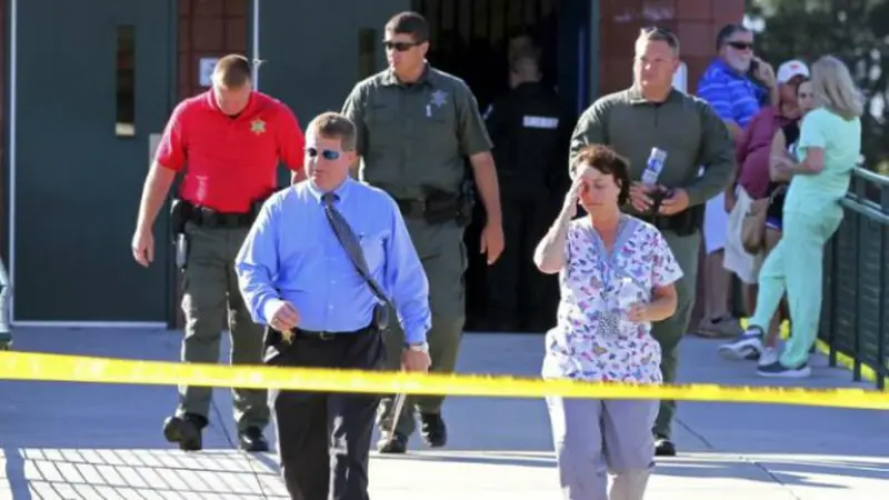 Petugas penyelamat dan bersenjata diterjunkan di Townville Elementary School