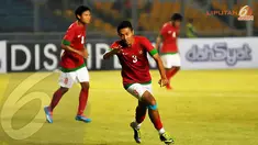 Dendi Santoso melakukan selebrasi usai mencetak gol ke gawang Maladewa (Liputan6.com/Helmi Fithriansyah)