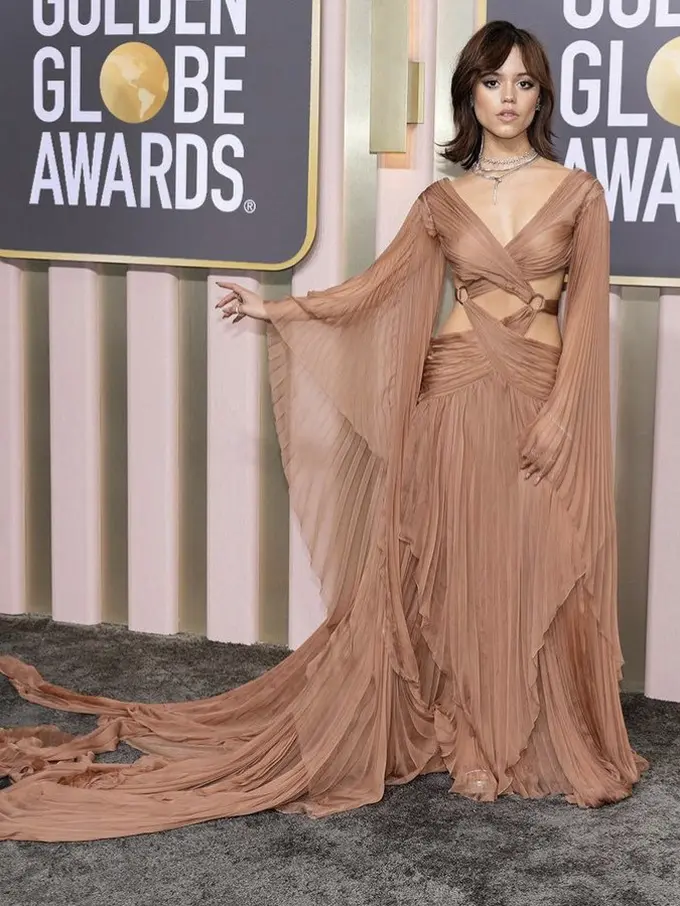 Jenna Ortega Pemeran Serial Wednesday  di Golden Globes