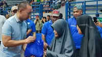 Emak-emak di Kota Bogor Serbu Paket Tebus Murah Sembako