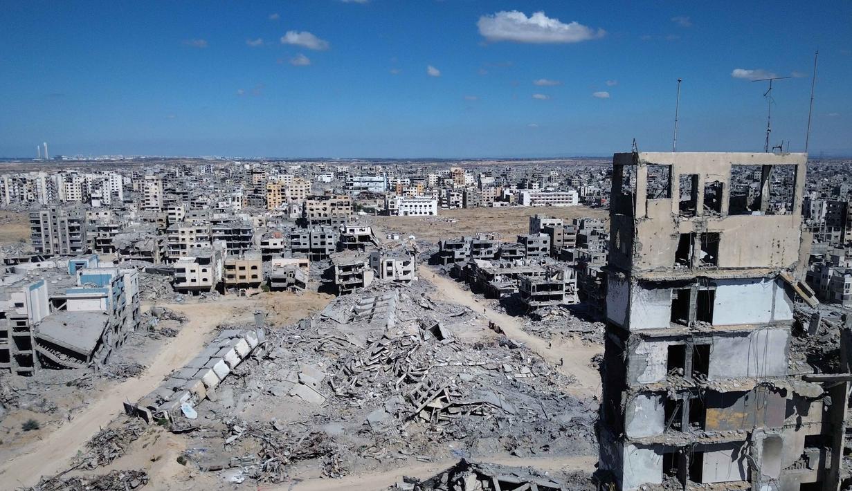 Nyaris seluruh wilayah di Gaza musnah, sementara mereka yang tinggal terjebak dalam berbagai krisis kemanusiaan, termasuk kelaparan hingga kehilangan tempat tinggal. (AP Photo)