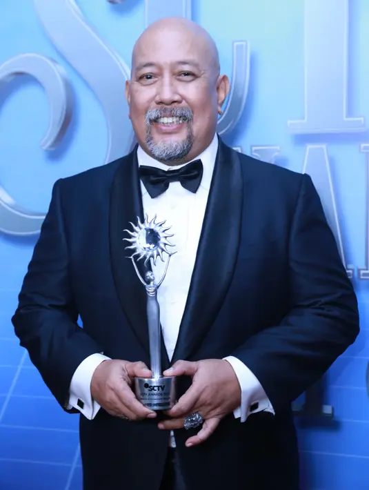 Indro warkop telah mendedikasikan dirinya dalam dunia hiburan di tanah air selama bertahun-tahun. Mengawali kariernya saat bergabung dengan Warkop DKI, hingga saat ini karya-karyanya pun semakin berkualitas. (Adrian Putra/Bintang.com)