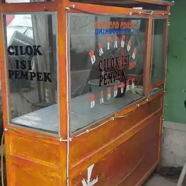 6 Tulisan Lucu di Gerobak Batagor Ini Bikin Pembeli Jadi Salah Fokus
