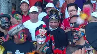 Menteri Pariwisata Arief Yahya saat mengenakan jubah Kaisar Ming (Liputan6.com/Edhie Prayitno Ige)