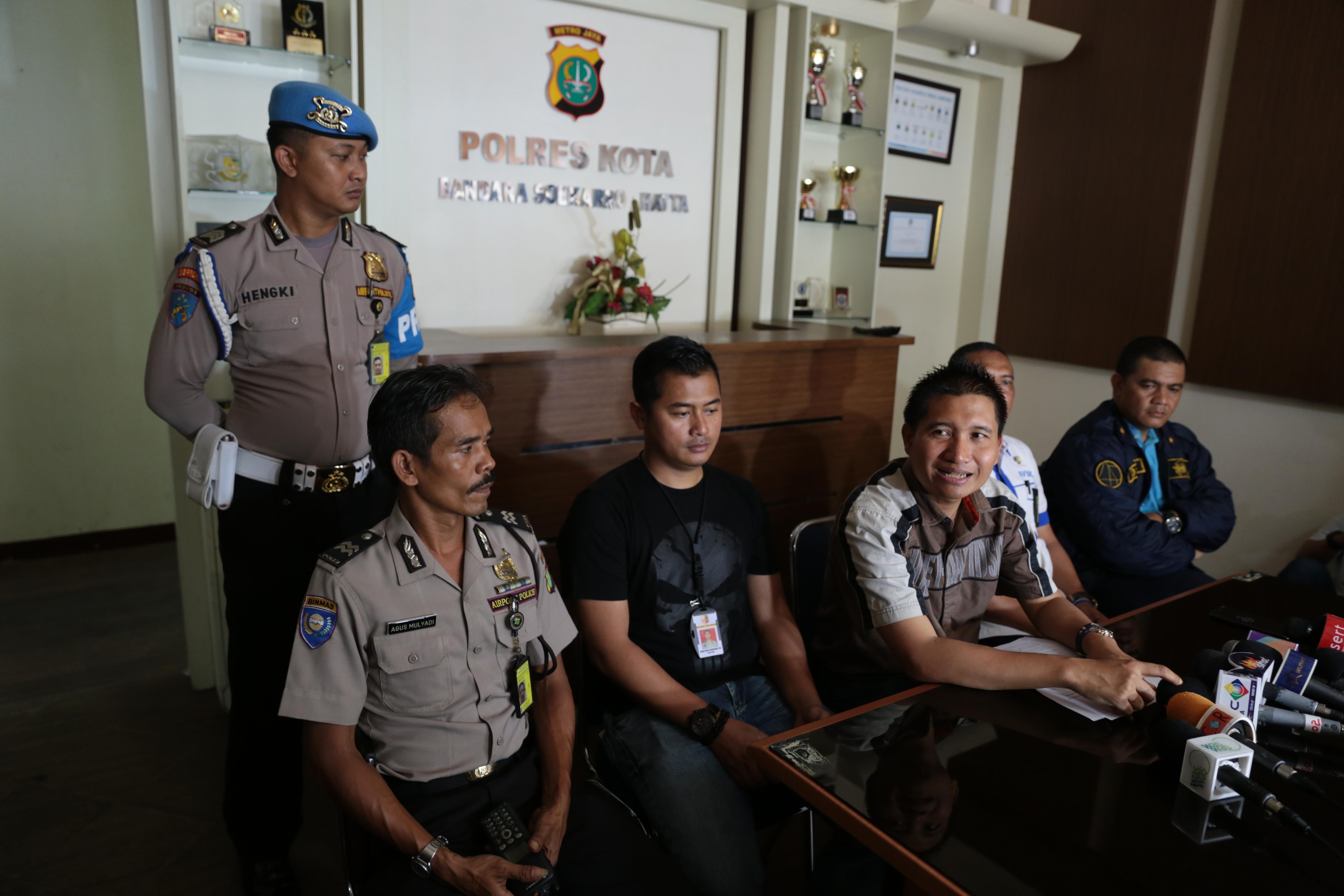 Jumpa Pers Kasat Narkoba Bandara Soekarno Hatta Kompol Martua Silitonga terkait kasus Iwa K. (Deki Prayoga/Bintang.com)