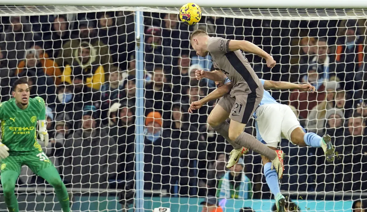 Sementara gol-gol Tottenham dihasilkan Son, Giovani Lo Celso, dan Dejan Kulusevski. (AP Photo/Dave Thompson)